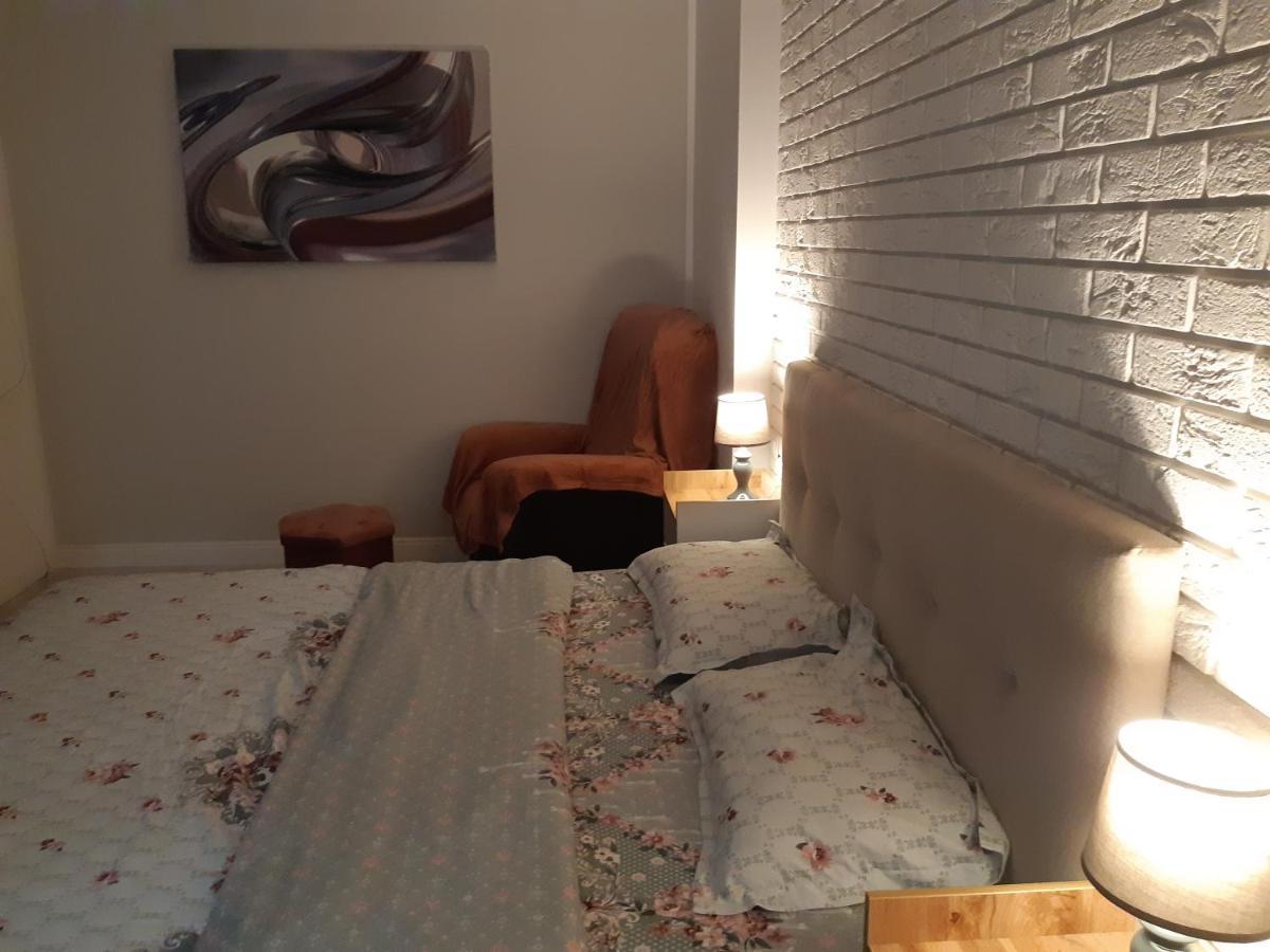 Apart Eric Appartement Calafat Buitenkant foto